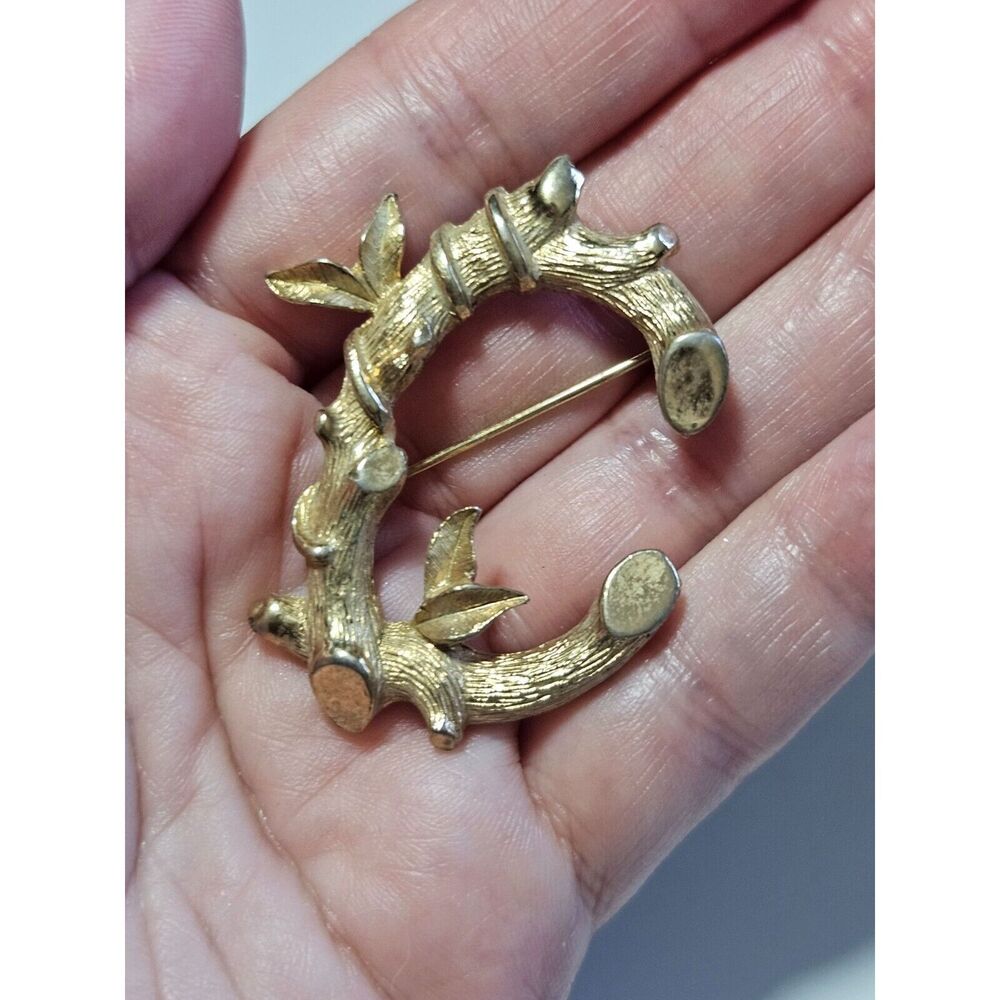 Sarah Coventry gold tone letter C brooch